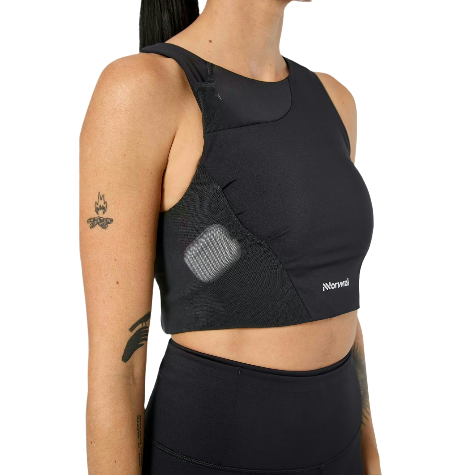 NNormal Trail Crop Top 02