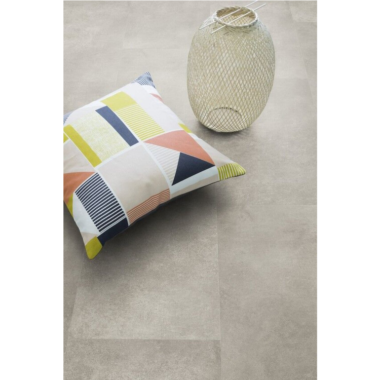 Dalle rectangulaire de sol PVC effet béton clipsable pepper taupe Gerflor - 73 cm x 39.9 cm x 0.57 cm