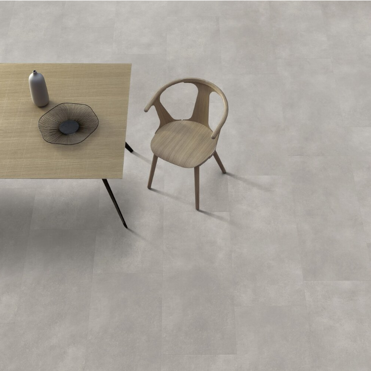 Dalle rectangulaire de sol PVC effet béton clipsable pepper taupe Gerflor - 72.87 cm x 38.88 cm x 0.42 cm