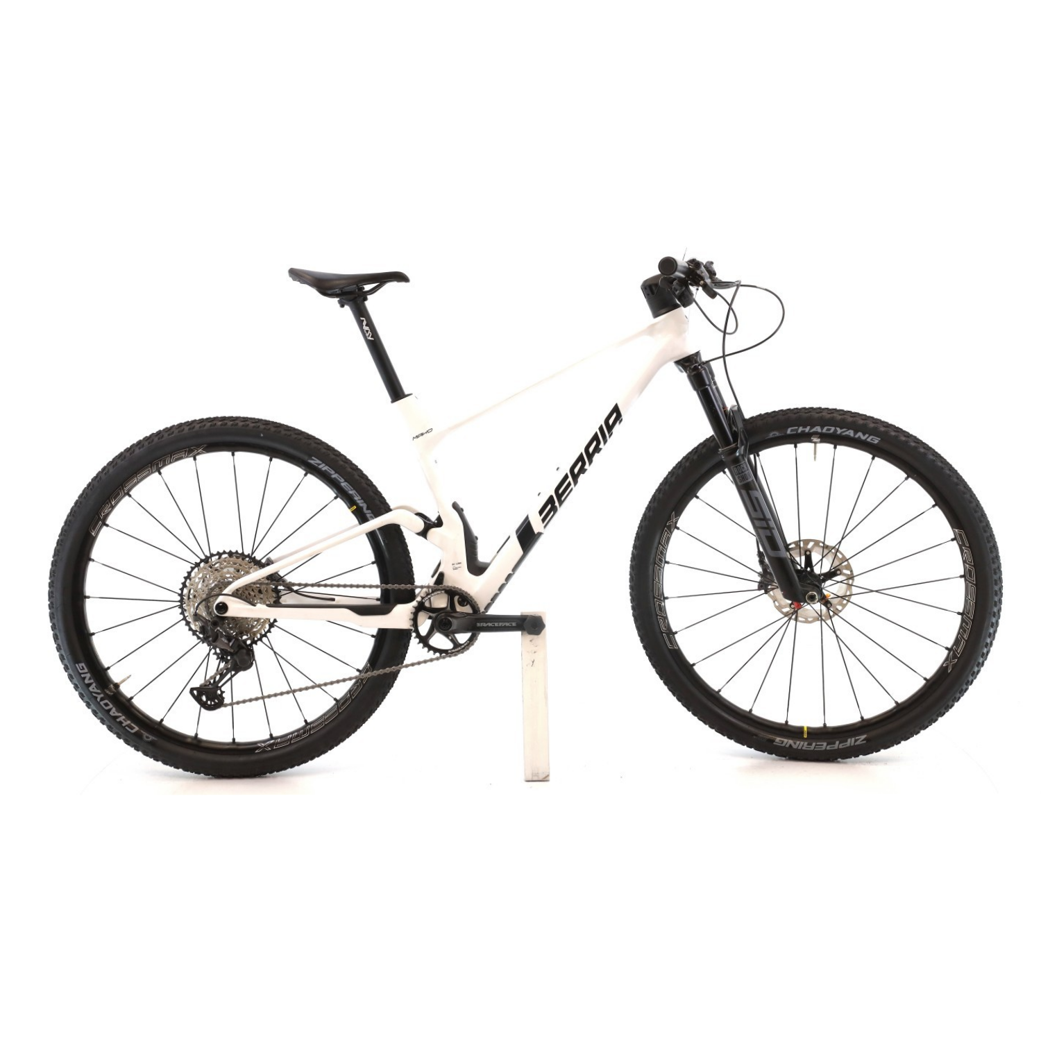 Envío gratis · Berria Mako XT Talla M Reacondicionada
