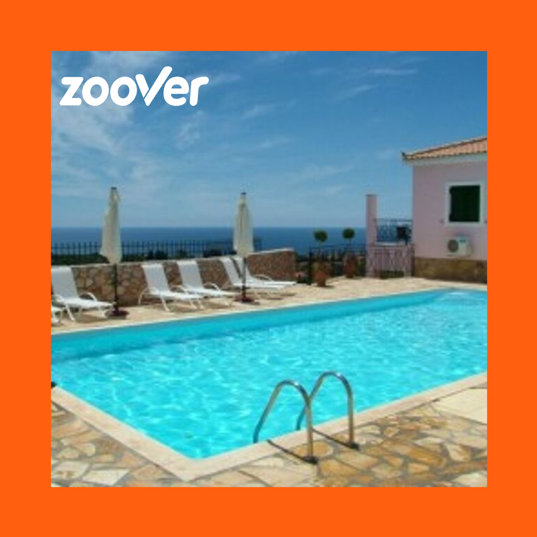 Sarantos Pool Suites